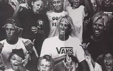 Що означає Off The Wall.