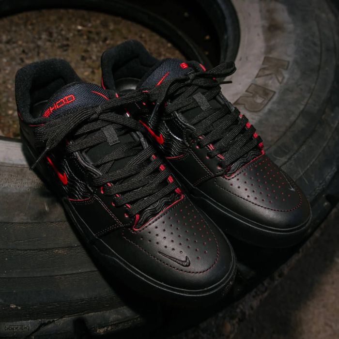 Nike SB Ishod Premium Black/University Red