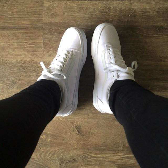 White low top store vans old skool