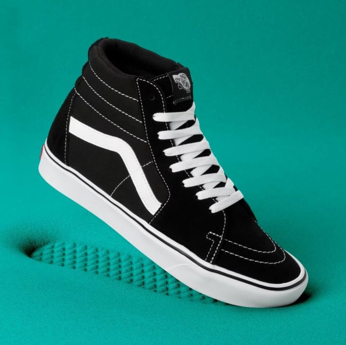 Vans ComfyCush Sk8-Hi (Classic) Black/White