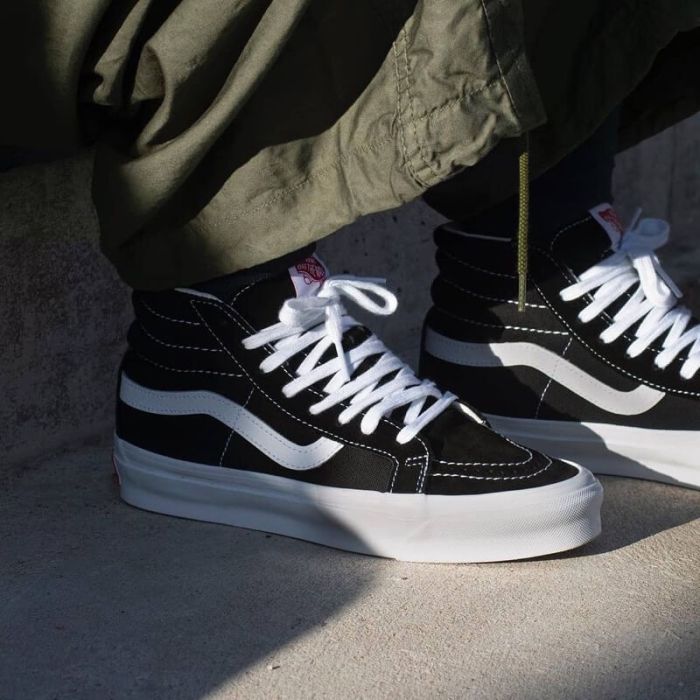 Vans Vault OG Sk8-Hi LX (Suede/Canvas) Black